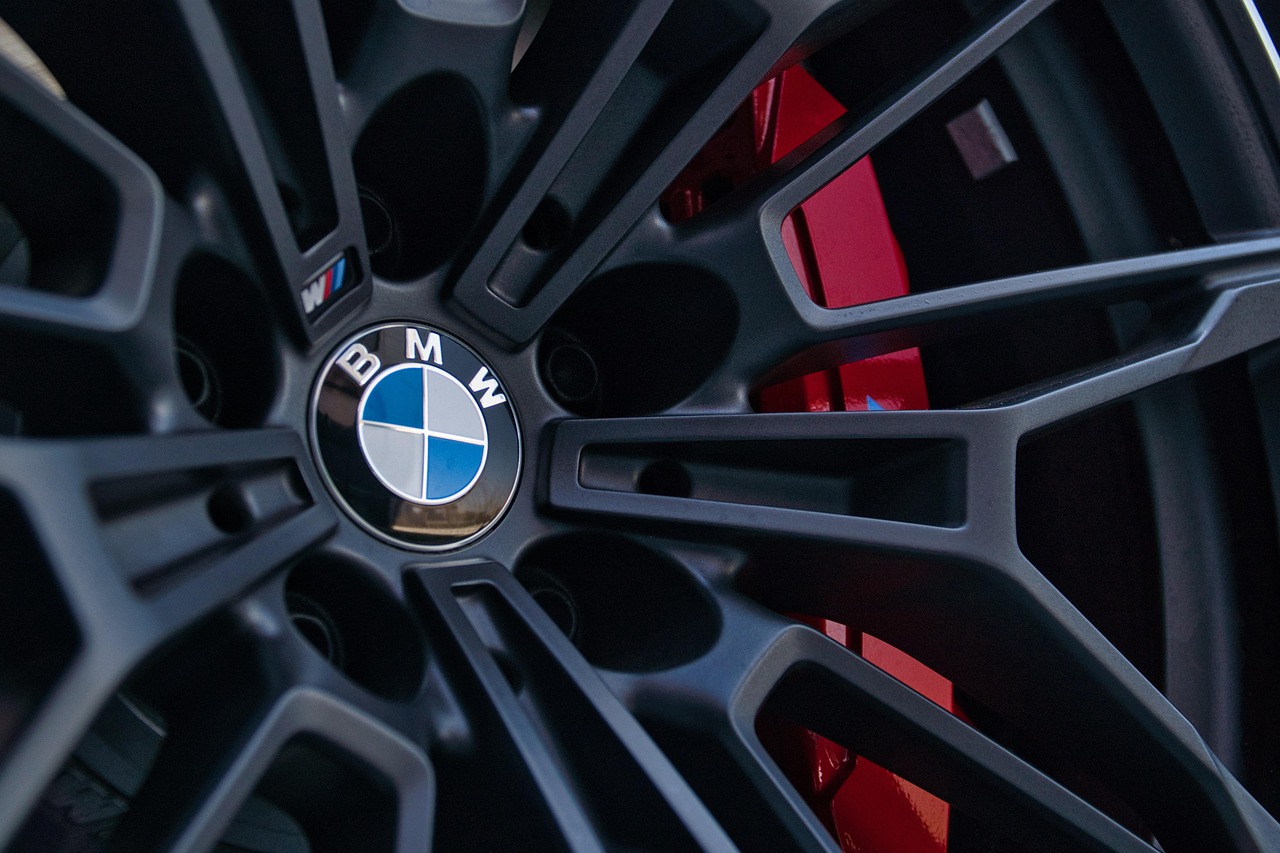 BMW, Elektrikli Araç Hamlesiyle Sektördeki Yerini Sağlamlaştırıyor