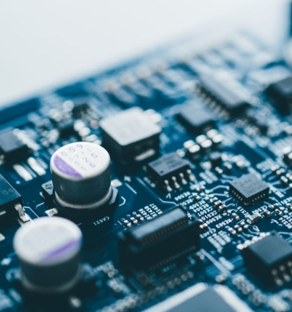 Kuantum İnternet Gerçeğe Bir Adım Daha Yaklaştı – Standart Fiber Hatlarda Farklı Sesler Taşınıyor